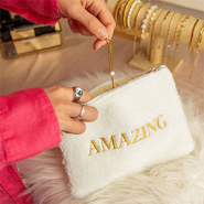 Novità Sì! Nuova collezione di pochette teddy alla moda