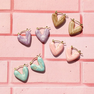 Set di ispirazione Collezione colorata con perline sfaccettate e orecchini a cuore