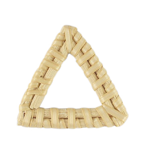 Pendente in rattan triangolo beige naturale