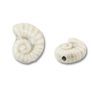 Perline di ceramica conchiglia biancastro