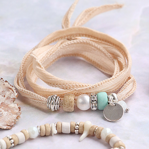 Come realizzare bracciali e collane estive con diverse perline in ceramica greca DQ 