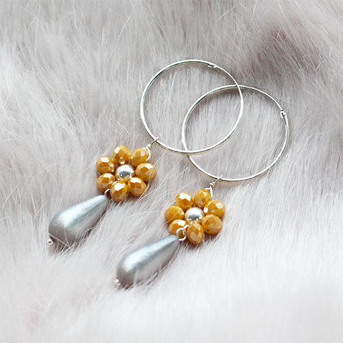 Idee creative per creare orecchini e collane femminili