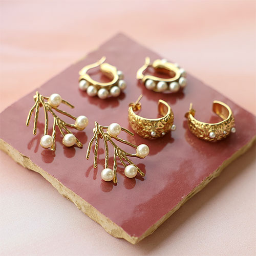 Come presentare orecchini e bracciali in acciaio inossidabile