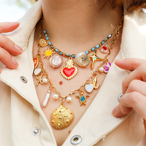 Ispirazione gioielli estivi con ciondoli in metallo DQ con smalto