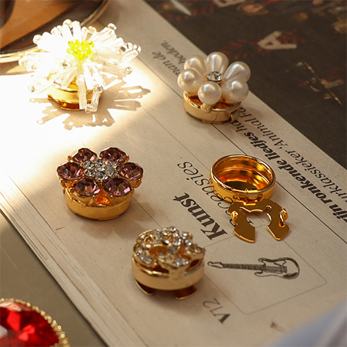 &Egrave; tempo di ispirazione con i copri bottoni!