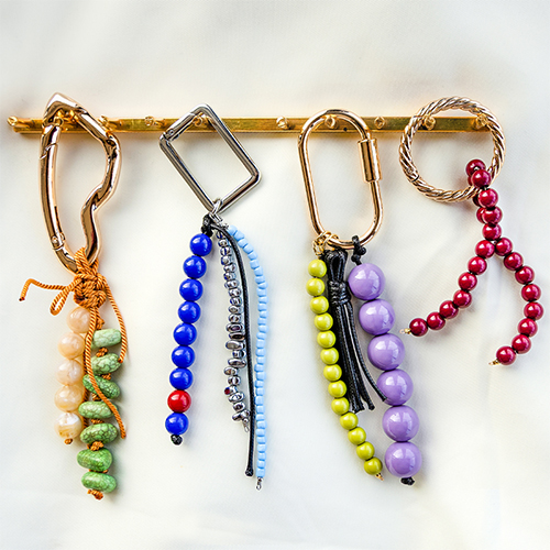 Crea gioielli statement con grandi chiusure in metallo 