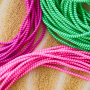 Ispirazione con perline in conchiglia e filo elastico