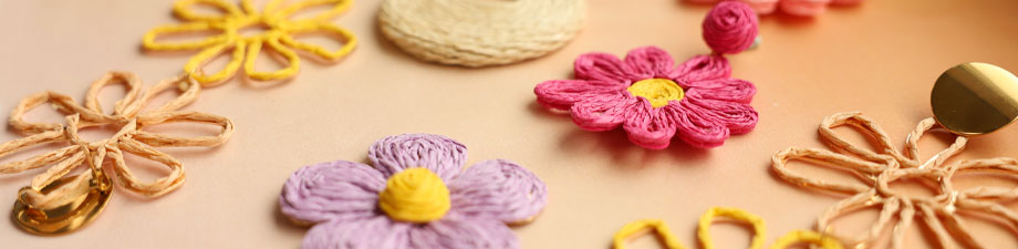 Novità in pendenti e componenti in rafia Novità in pendenti e componenti in rafia