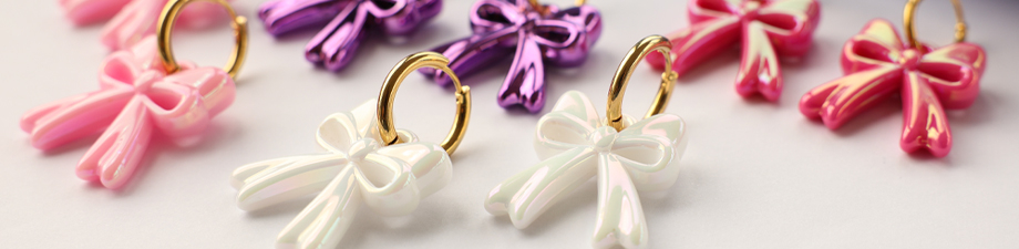 Nuovi ciondoli a fiocco e orecchini a cuore in acrilico Nuovi ciondoli a fiocco e orecchini a cuore in acrilico