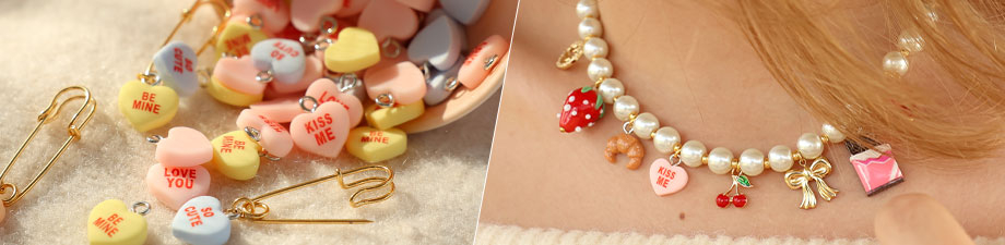 Appena arrivato: Ciondoli in resina colorati per Natale Appena arrivato: Ciondoli in resina colorati per Natale